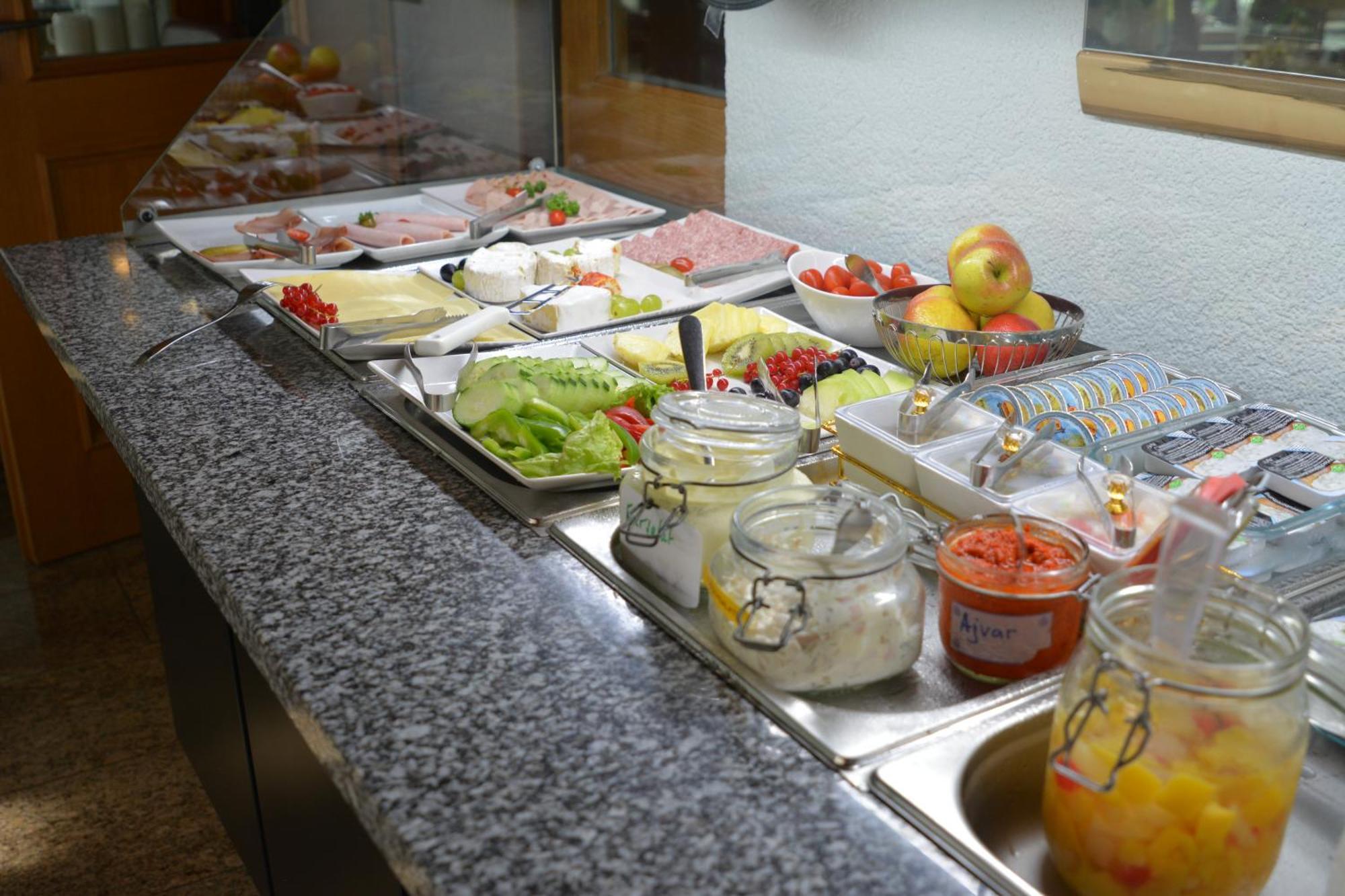 Weißenhorn Hotel-Gasthof Zur Rose מראה חיצוני תמונה