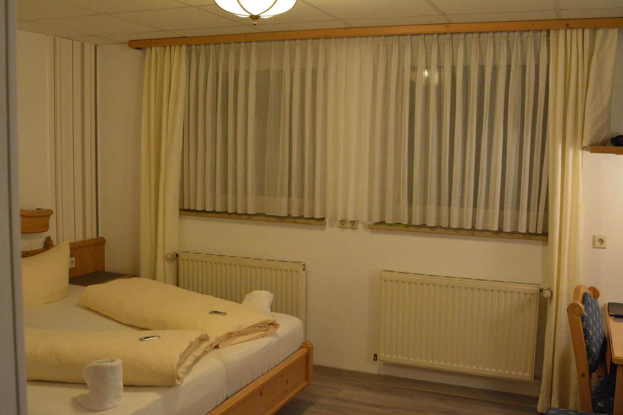 Weißenhorn Hotel-Gasthof Zur Rose חדר תמונה