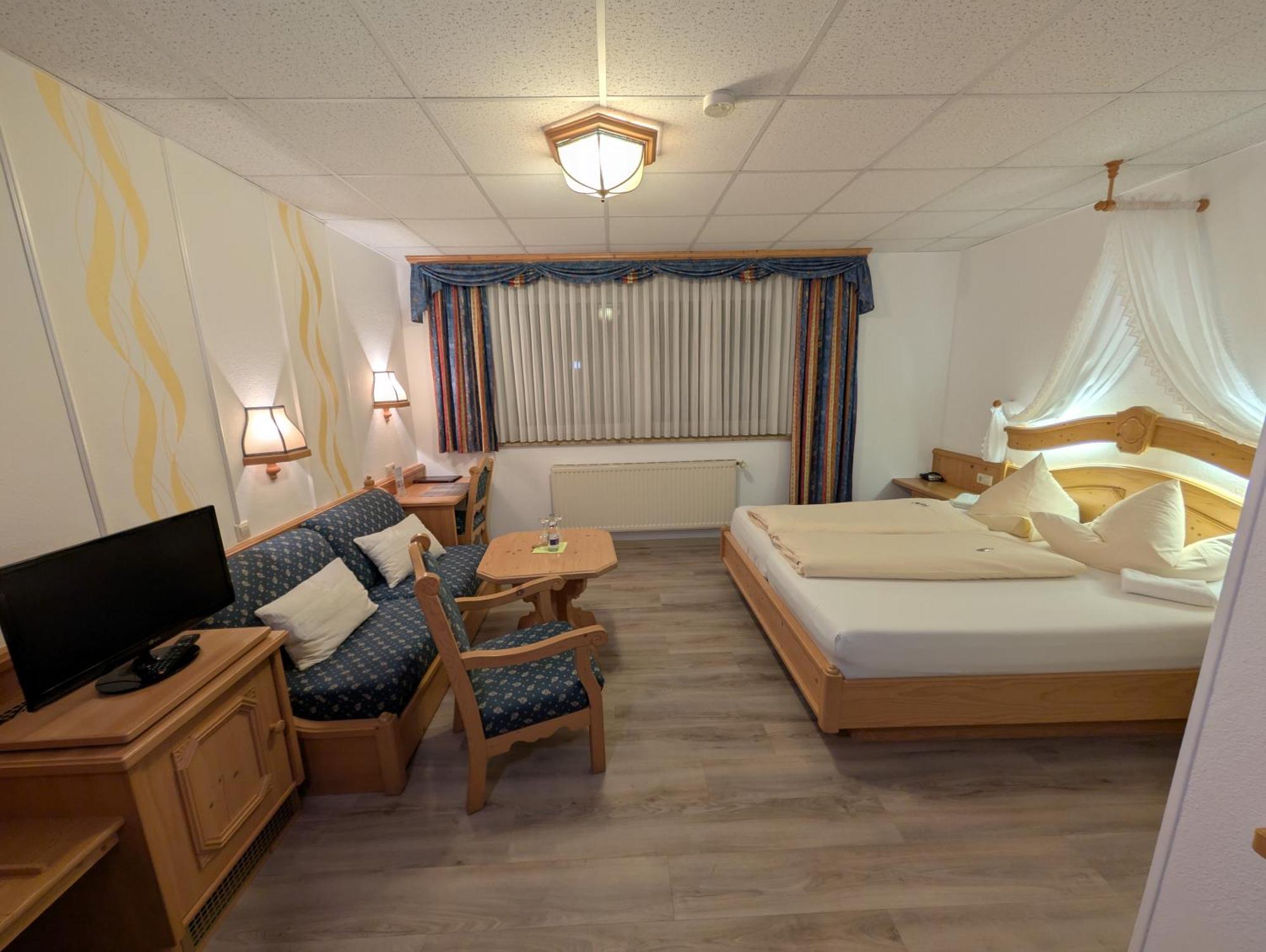 Weißenhorn Hotel-Gasthof Zur Rose חדר תמונה