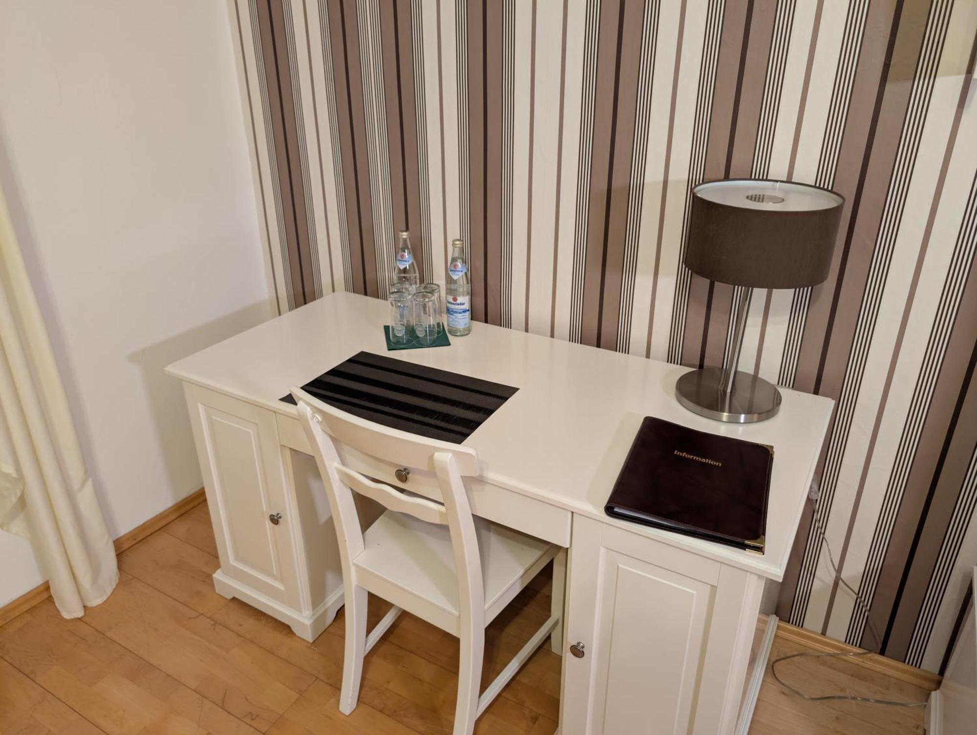 Weißenhorn Hotel-Gasthof Zur Rose חדר תמונה