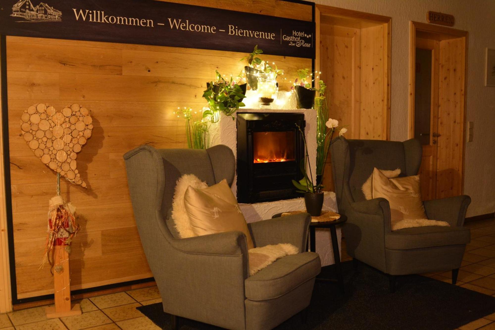 Weißenhorn Hotel-Gasthof Zur Rose מראה חיצוני תמונה